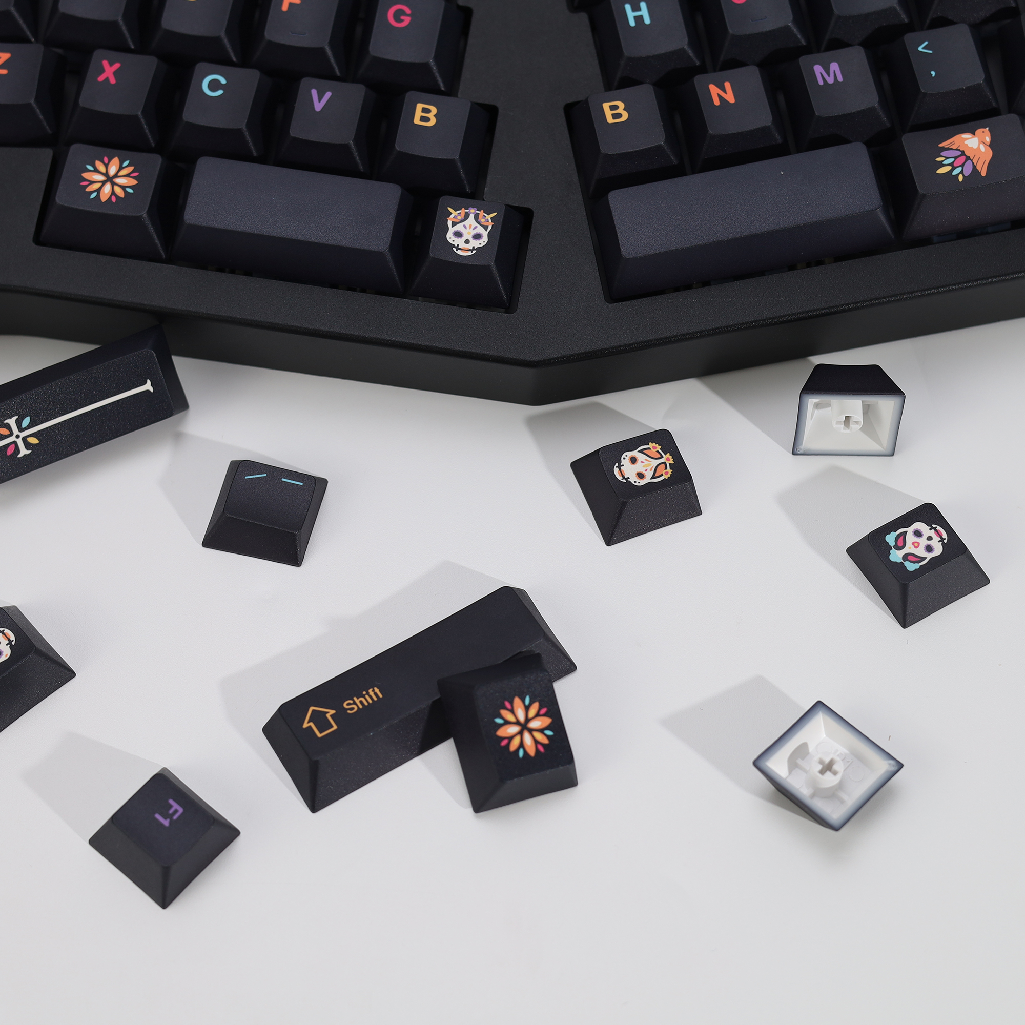 KBDiy Clone GMK Keycaps Retro  - مراجعة Gaming Keyboard Magnetic Switches وسعره