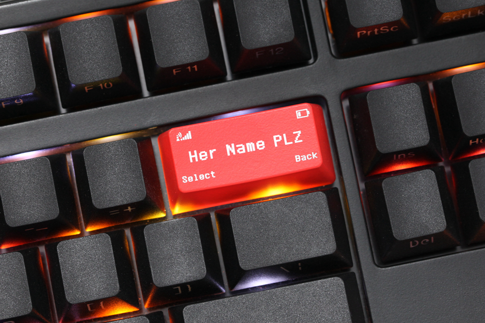 Novelty Shine Through Keycaps  - مراجعة Gaming Keyboard Name وسعره