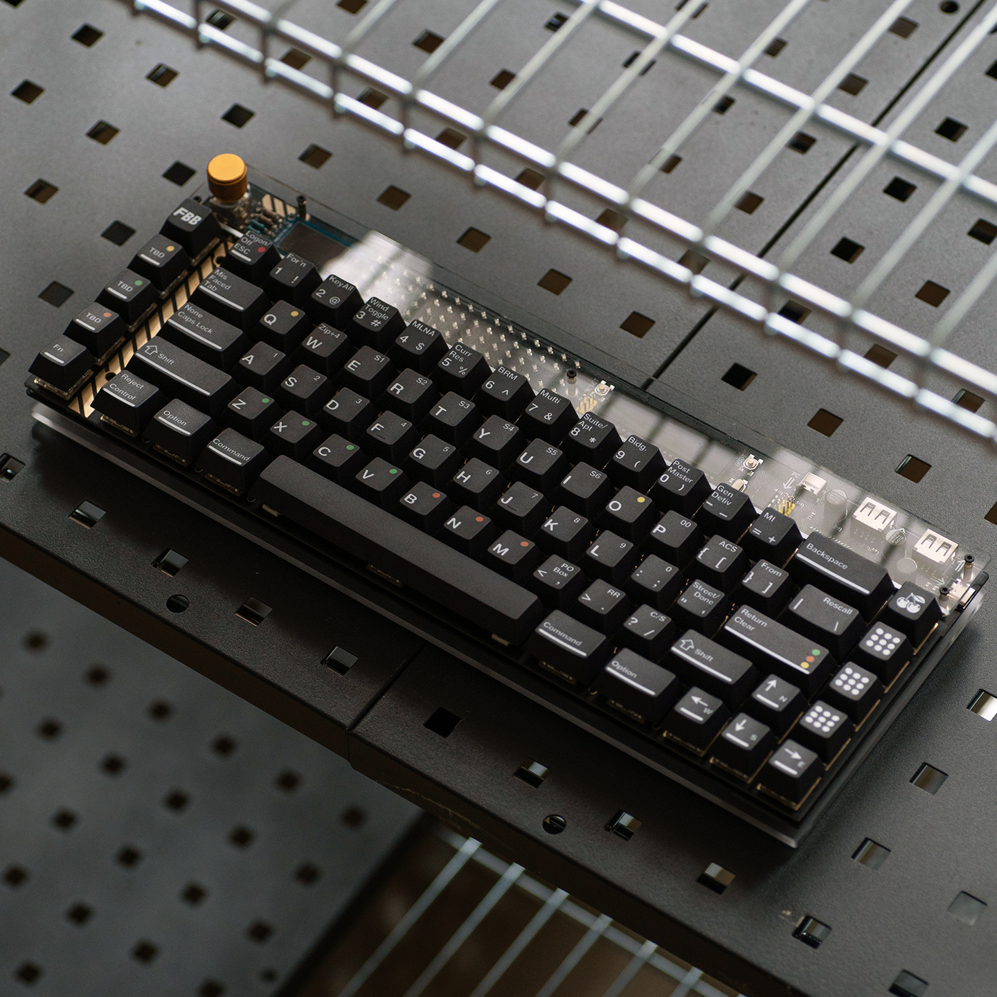 FBB Keycaps SBK Ultra Black PB - مراجعة Gaming Keyboard Magnetic Switches وسعره